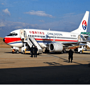 浦东空运航空快运业稳步发展的原因是什么？